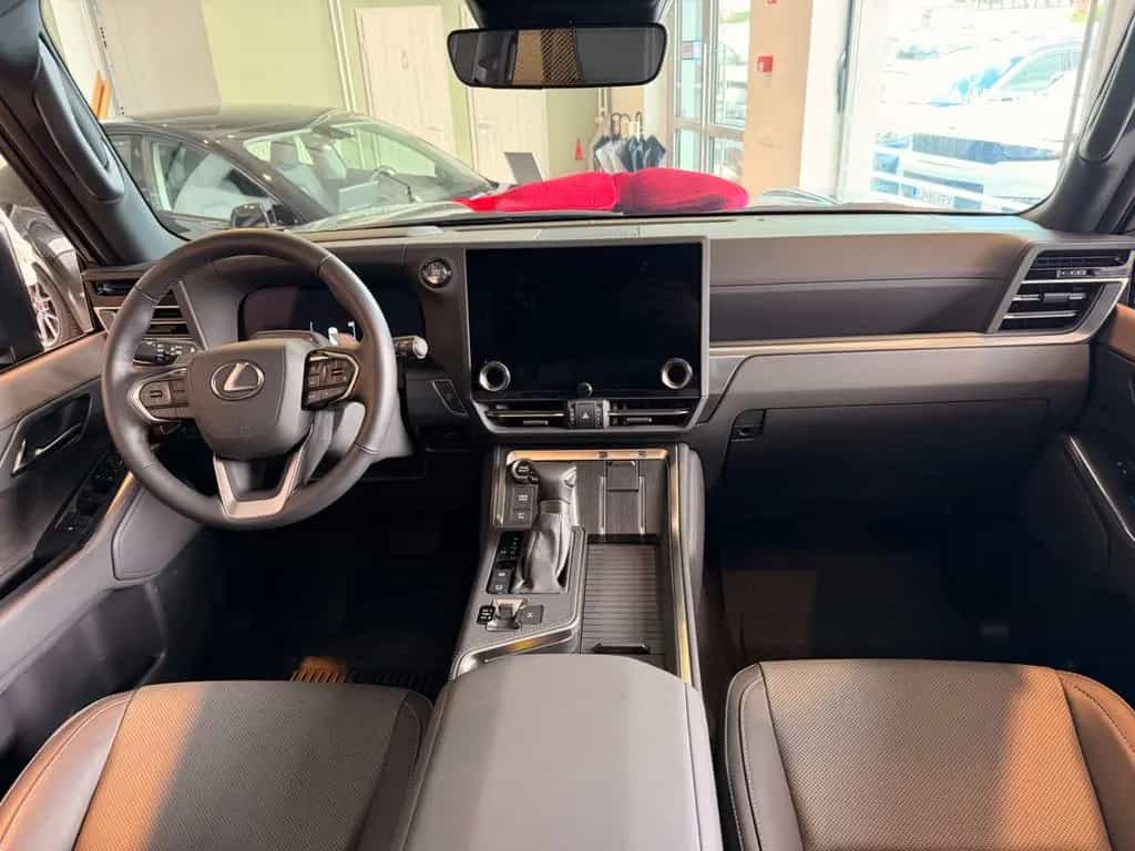 Lexus GX 550 09/2025-photo-4
