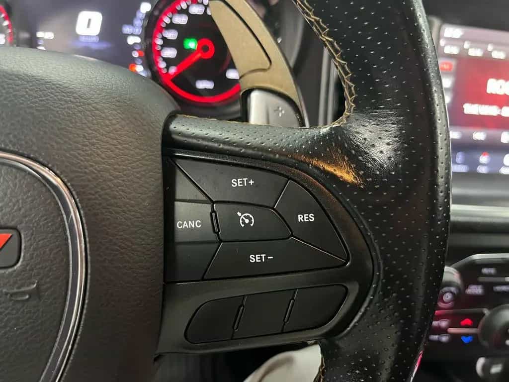 Dodge Charger 6,4l V8 *NAVI / KAMERA / BEHEIZ LENK* 01/2020-photo-15