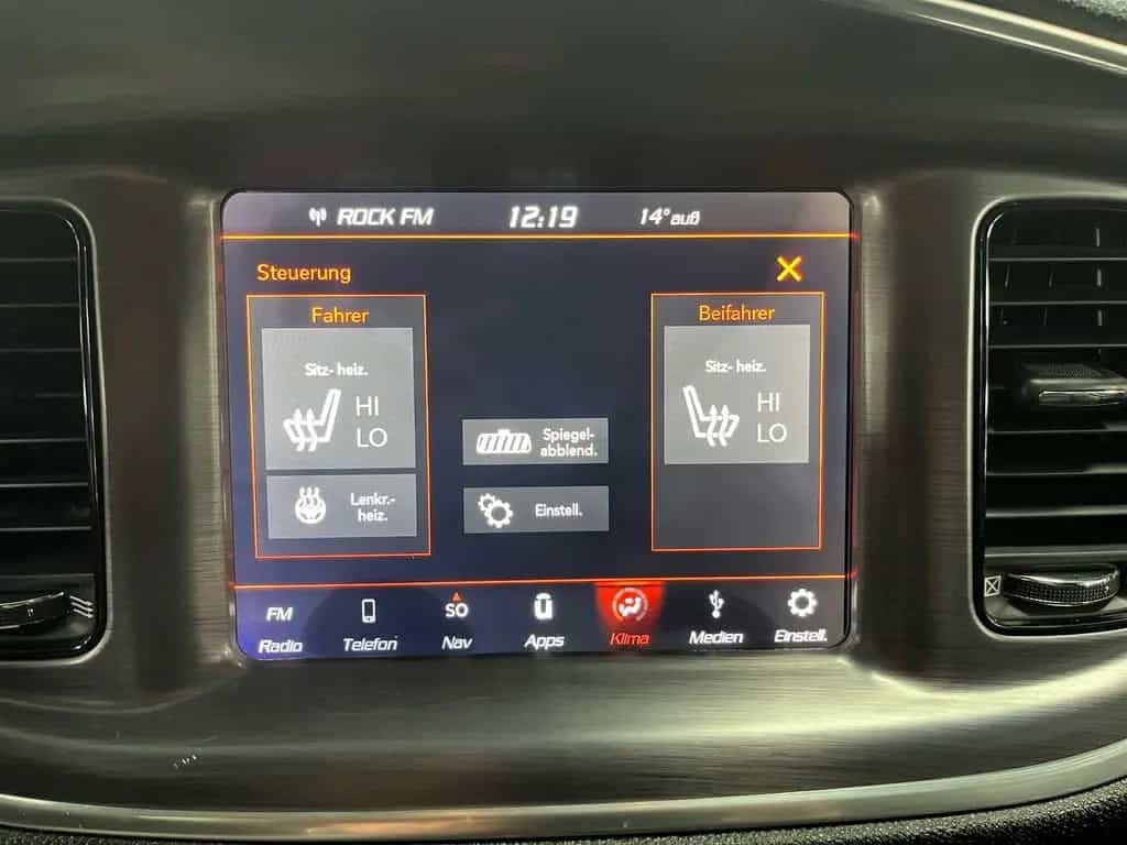 Dodge Charger 6,4l V8 *NAVI / KAMERA / BEHEIZ LENK* 01/2020-photo-18