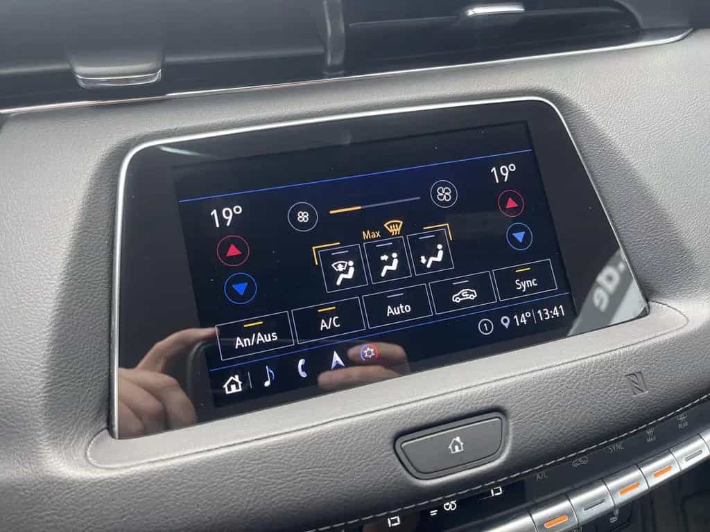 Cadillac XT4 Premium Luxury AWD 350D 04/2021-photo-28