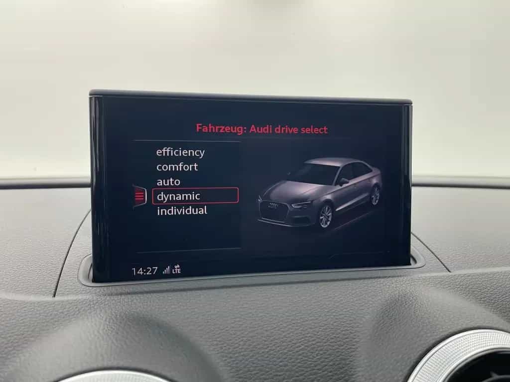 Audi A3 TFSI sport ACC*BiXEN*VIRT*LANE*KAM*PARK*PANO 06/2017-photo-23