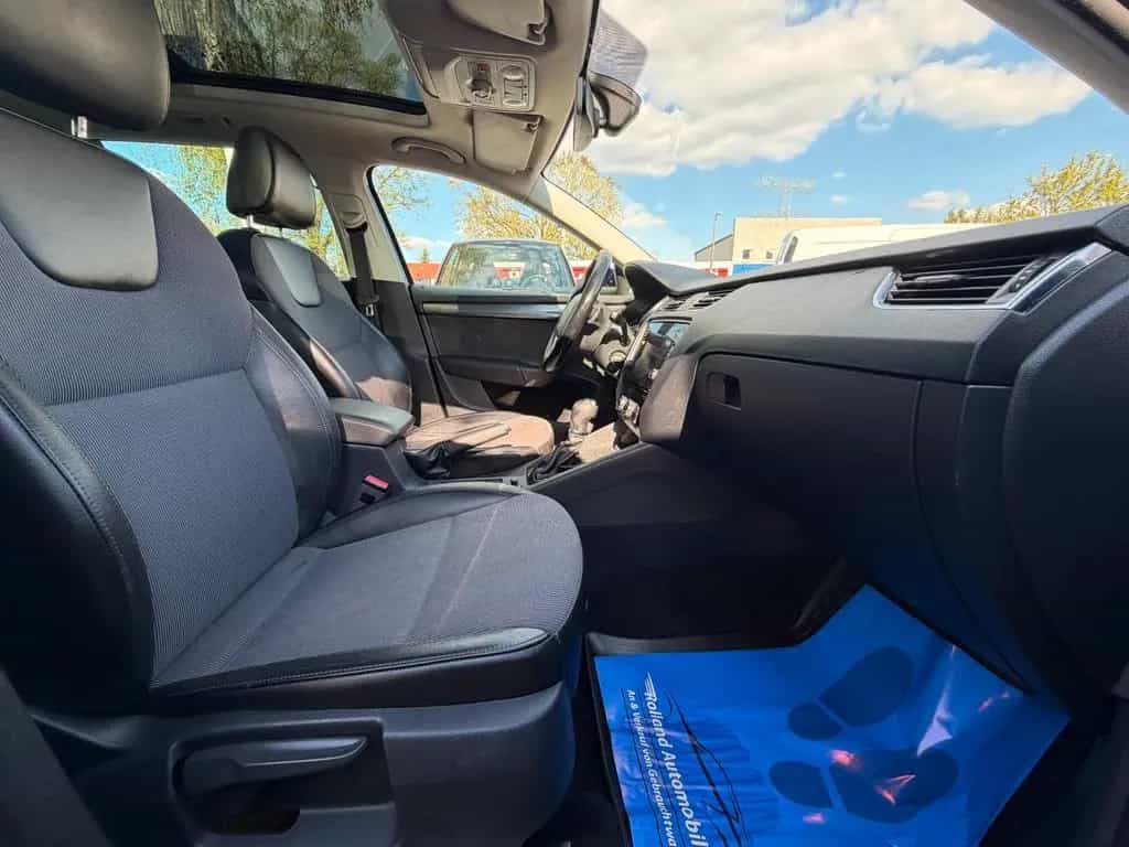 Skoda Octavia Style*1.HD*Pano*Aut*SHZ*Klima*TÜV NEU 01/2018-photo-10