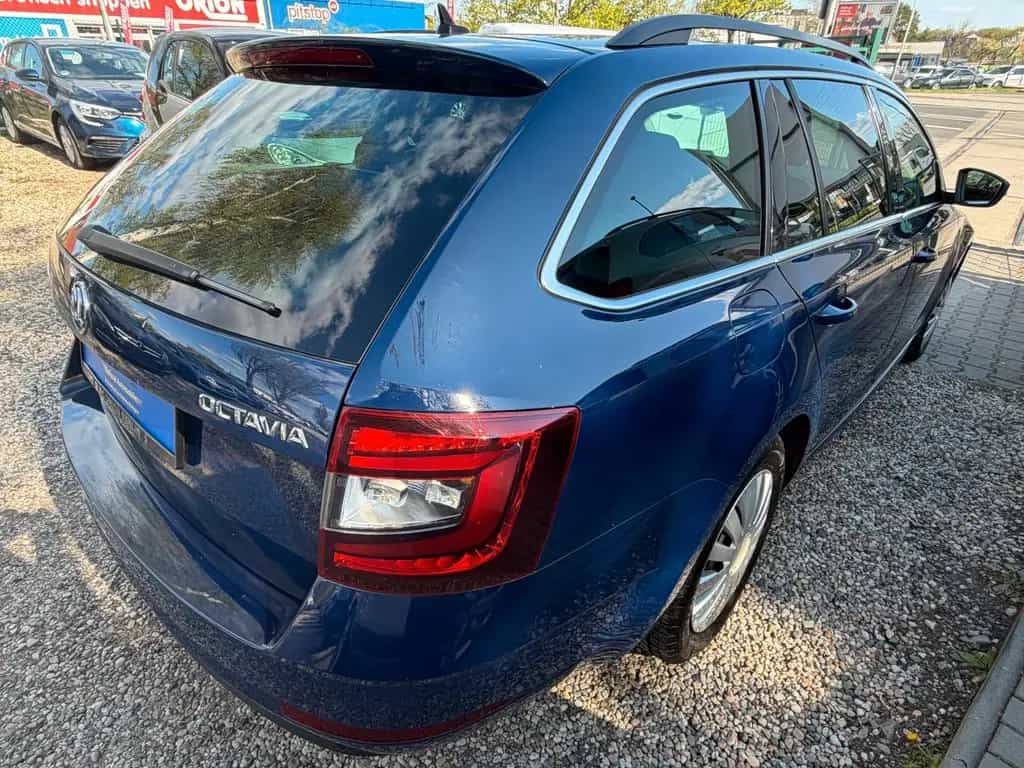 Skoda Octavia Style*1.HD*Pano*Aut*SHZ*Klima*TÜV NEU 01/2018-photo-7