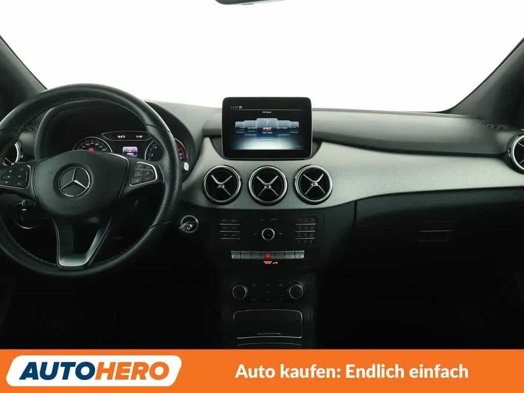 Mercedes-Benz B 180 B 180 Urban Aut.*NAVI*PDC*SHZ*TEMPO* 11/2016-photo-11