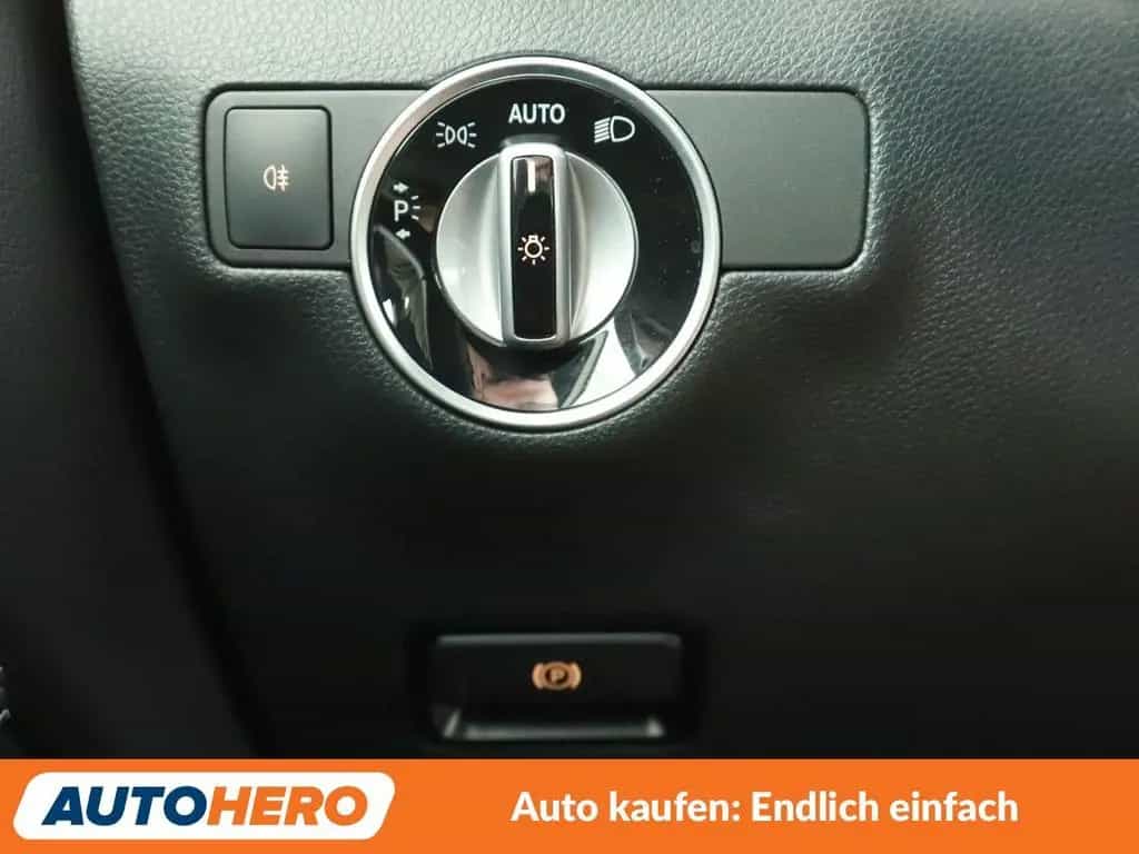 Mercedes-Benz B 180 B 180 Urban Aut.*NAVI*PDC*SHZ*TEMPO* 11/2016-photo-32
