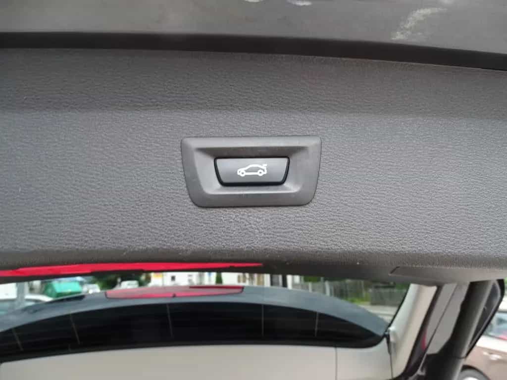 BMW X1 xDrive 20 i Advantage 10/2019-photo-9