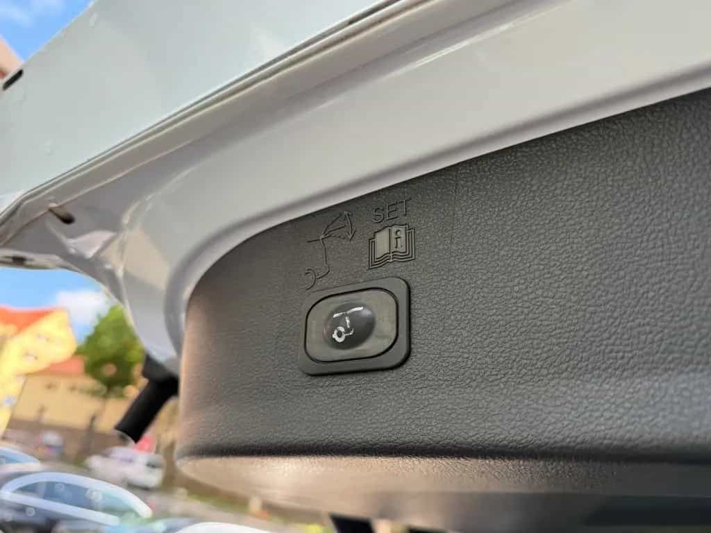 Ford Kuga ST-Line *TÜV NEU*TEMP*SHZ*NAVI* 07/2017-photo-13