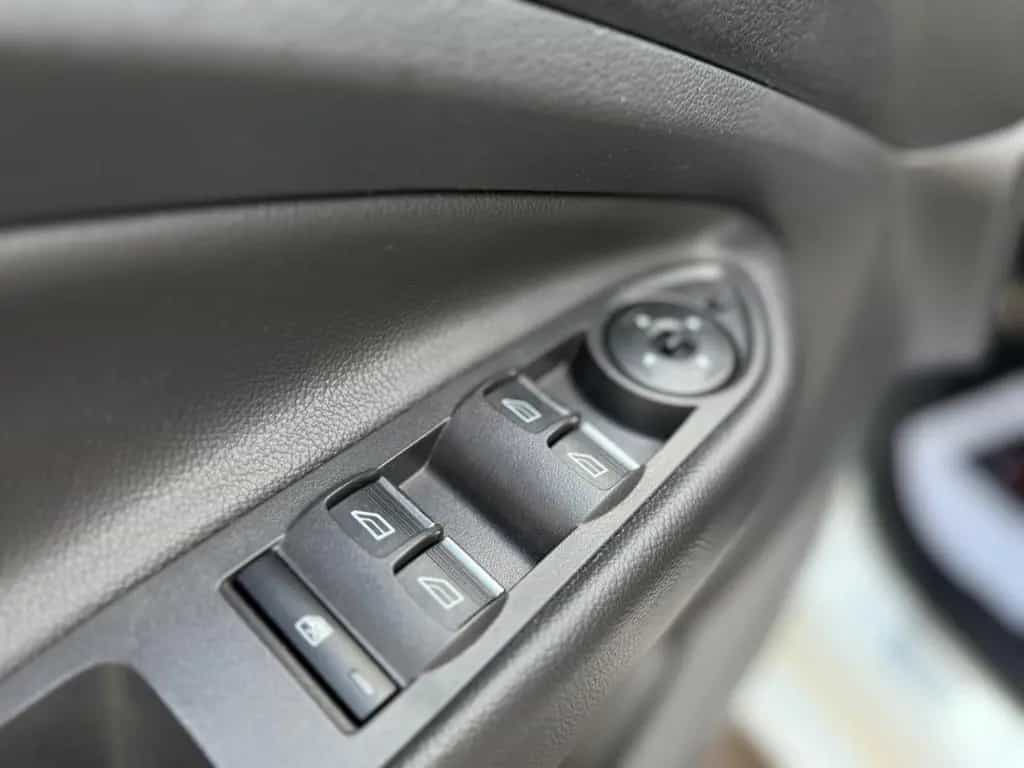 Ford Kuga ST-Line *TÜV NEU*TEMP*SHZ*NAVI* 07/2017-photo-17