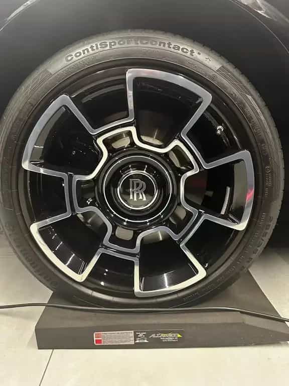 Rolls-Royce Wraith BLACK BADGE V12,Bespoke, Carbon, Collecto 11/2025-photo-5