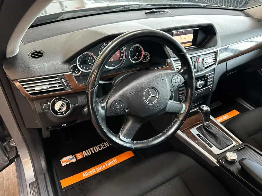 Mercedes-Benz E 220 *Abstandstemp*Navi*TÜV 8/27* 04/2009-photo-12