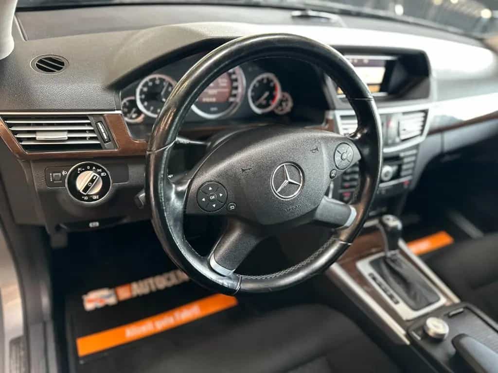 Mercedes-Benz E 220 *Abstandstemp*Navi*TÜV 8/27* 04/2009-photo-14