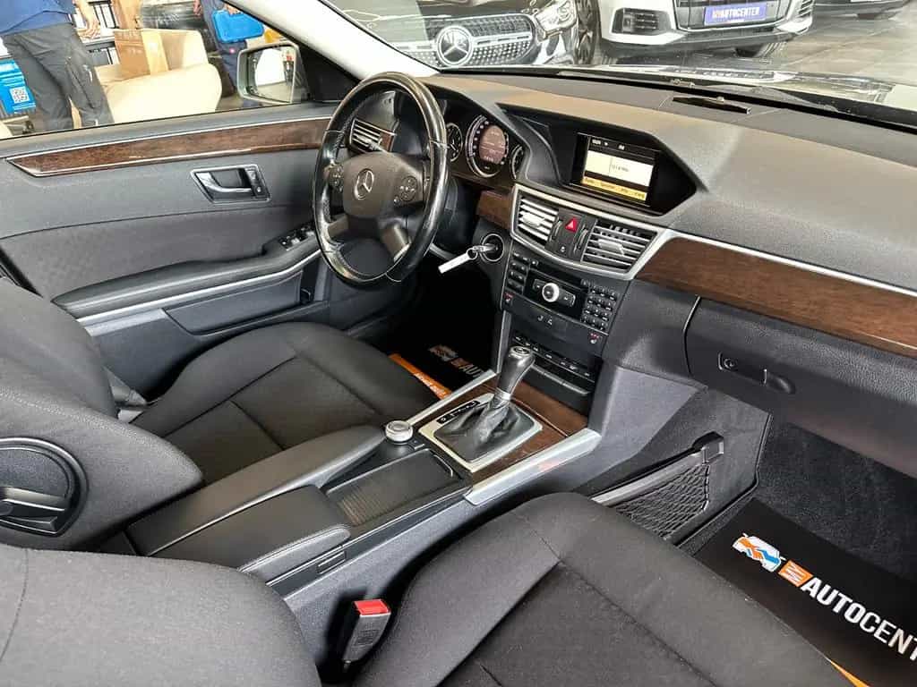 Mercedes-Benz E 220 *Abstandstemp*Navi*TÜV 8/27* 04/2009-photo-8