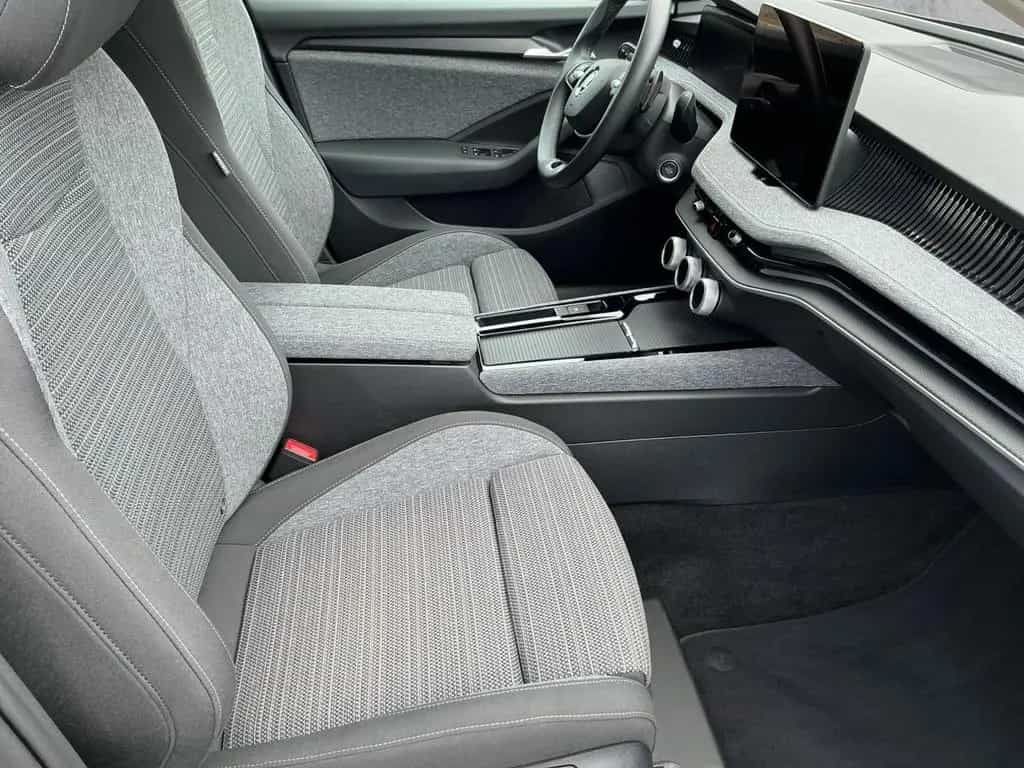 Skoda Superb Combi 1.5 TSI DSG SELECTION BEAM+NAVI+AHK 12/2024-photo-12