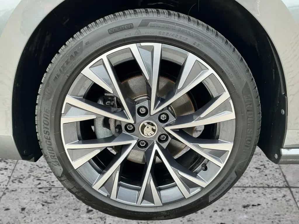 Skoda Superb Combi 1.5 TSI DSG SELECTION BEAM+NAVI+AHK 12/2024-photo-7