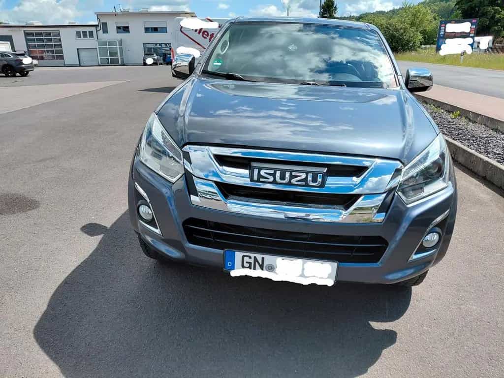 Isuzu D-Max II Facel. DblCab Aut AHK 4WD Hardtop Leder 05/2017-photo-2