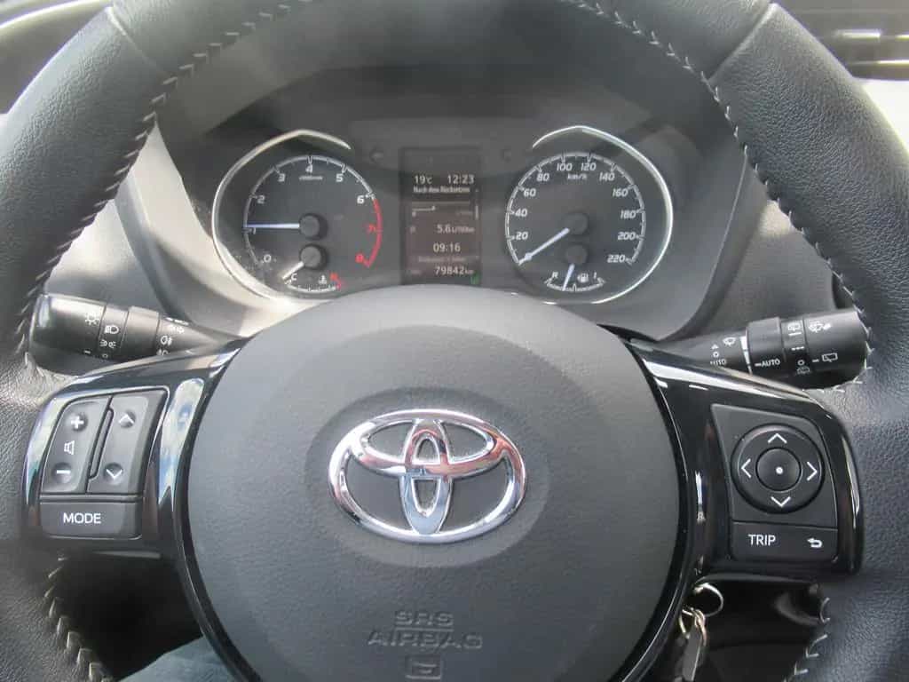 Toyota Yaris Team D KLIMA SHZG KAMERA ALU SPURHALTEAS 10/2018-photo-7