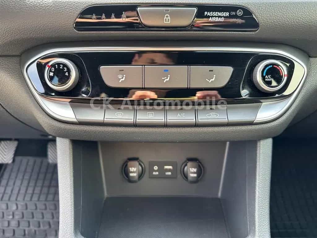 Hyundai i30 Passion 1.0 T-GDi/Klima/Kamera/Tempomat 06/2018-photo-17