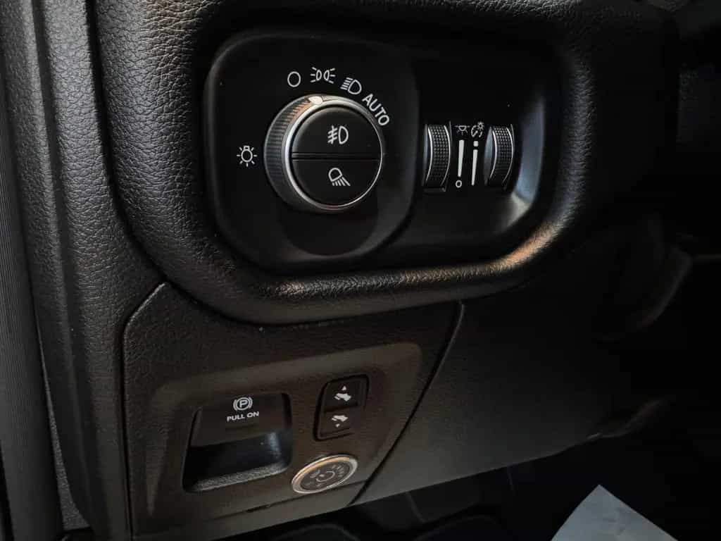 Dodge RAM /5,7/GEN 5/ CREWCAB/LPG/HARDTOP/LED/AHK/LIFT 07/2019-photo-17