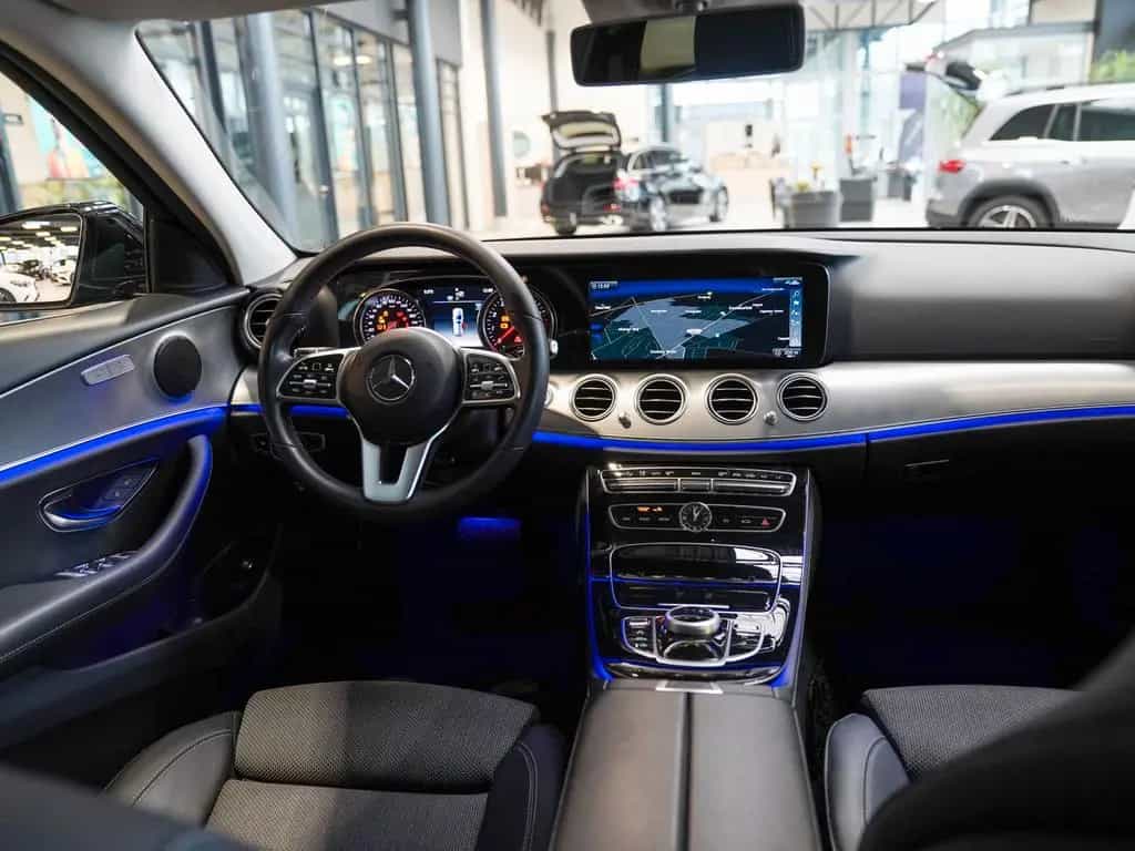 Mercedes-Benz E 200 T AMG Line MULTIBEAM Kamera Totwinkel DAB 11/2019-photo-14