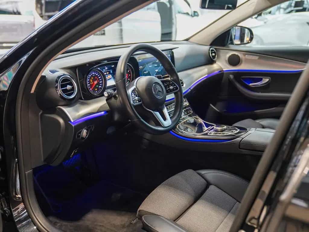 Mercedes-Benz E 200 T AMG Line MULTIBEAM Kamera Totwinkel DAB 11/2019-photo-15