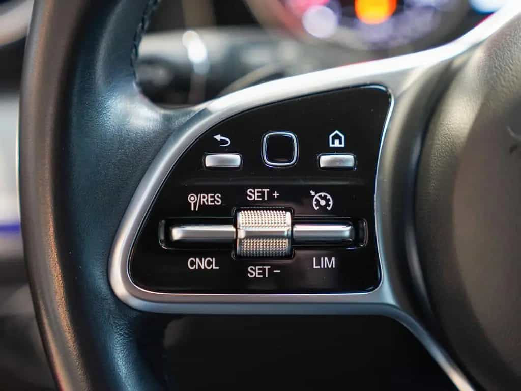 Mercedes-Benz E 200 T AMG Line MULTIBEAM Kamera Totwinkel DAB 11/2019-photo-18
