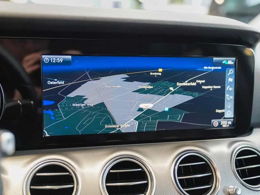 Mercedes-Benz E 200 T AMG Line MULTIBEAM Kamera Totwinkel DAB 11/2019-photo-19
