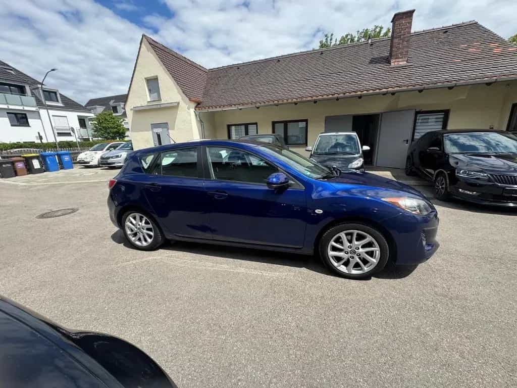 Mazda 3 Lim. Edition Automatik Klima PDC AHK68.000 km 07/2013-photo-3