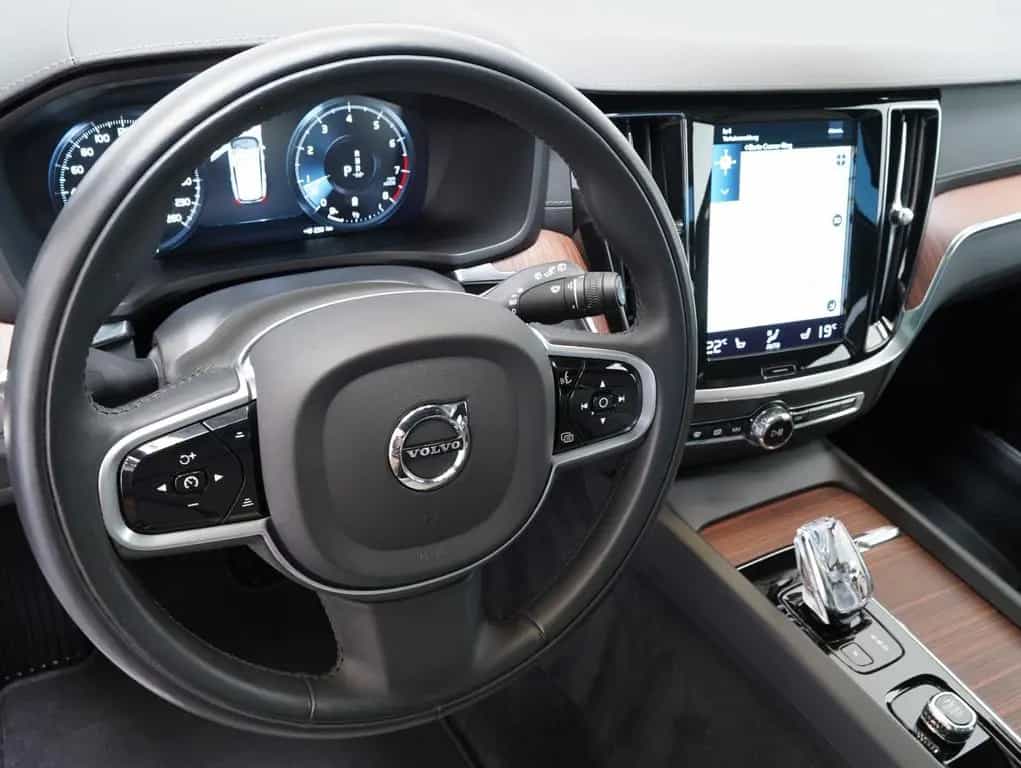 Volvo V60 Kombi B4 B Plus Bright LED/PANO/LM19"/360° 03/2022-photo-7