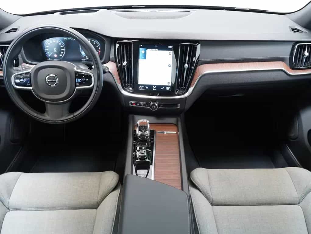 Volvo V60 Kombi B4 B Plus Bright LED/PANO/LM19"/360° 03/2022-photo-9