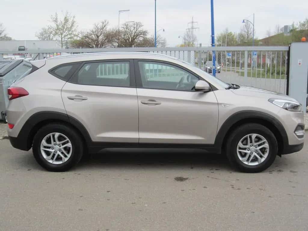 Hyundai TUCSON blue Classic 2WD 05/2018-photo-9