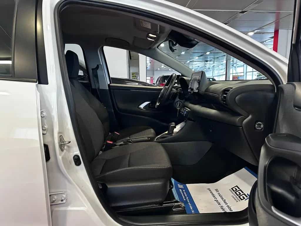 Toyota Yaris Comfort *Automatik + Kamera + Navigation 06/2021-photo-12