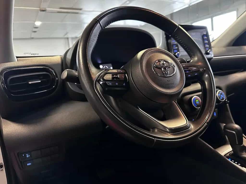 Toyota Yaris Comfort *Automatik + Kamera + Navigation 06/2021-photo-14