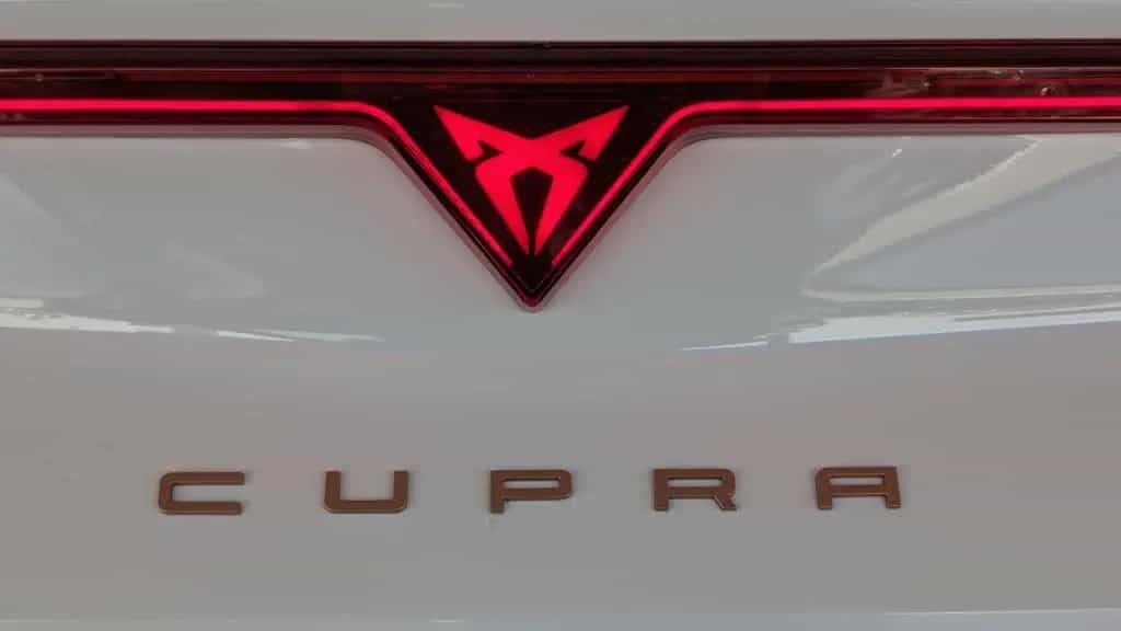 Cupra Leon Sportstourer 1.5 eTSI ACC*EL.HECK*LED* 12/2025-photo-17