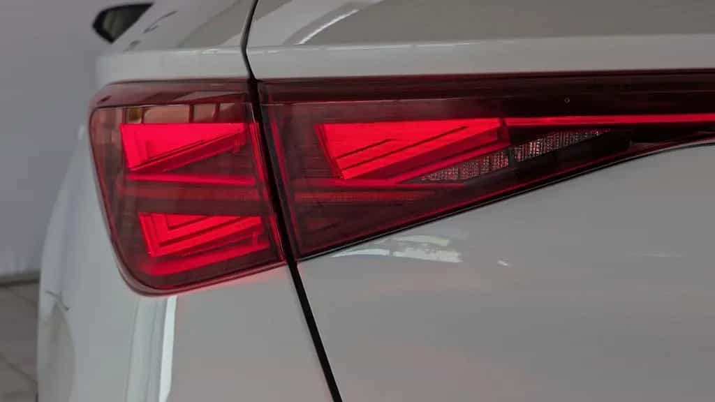 Cupra Leon Sportstourer 1.5 eTSI ACC*EL.HECK*LED* 12/2025-photo-19