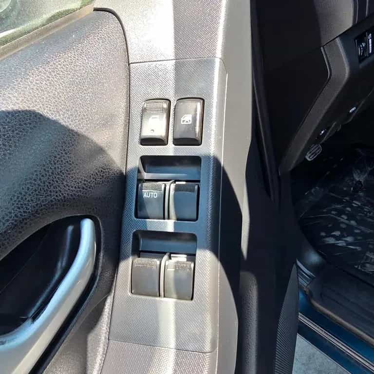 Isuzu D-Max Space Cab 4WD Custom 05/2018-photo-10