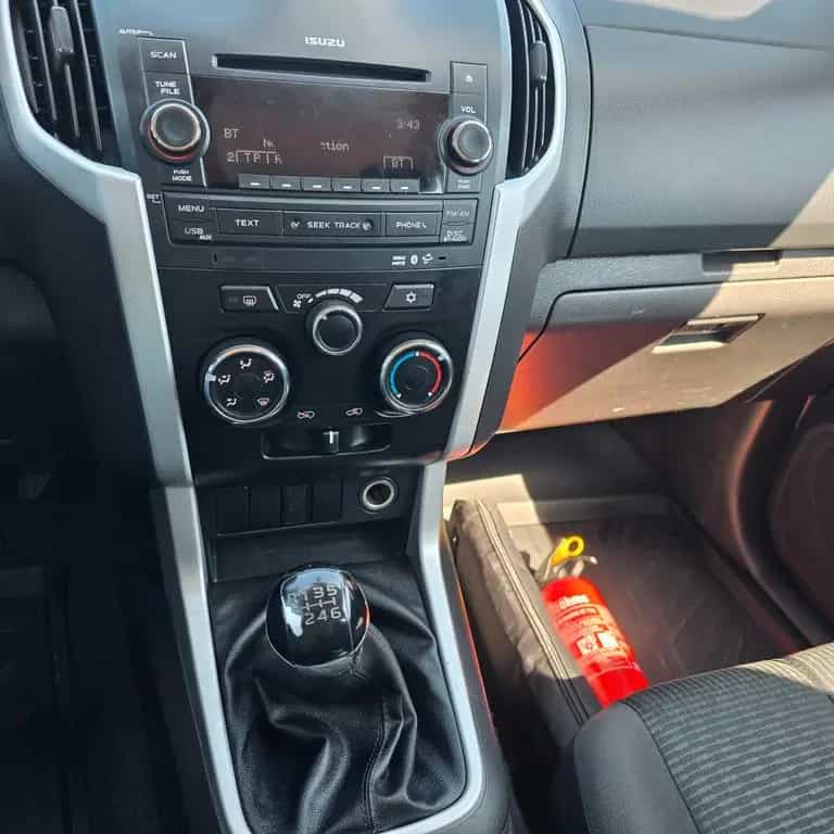 Isuzu D-Max Space Cab 4WD Custom 05/2018-photo-8