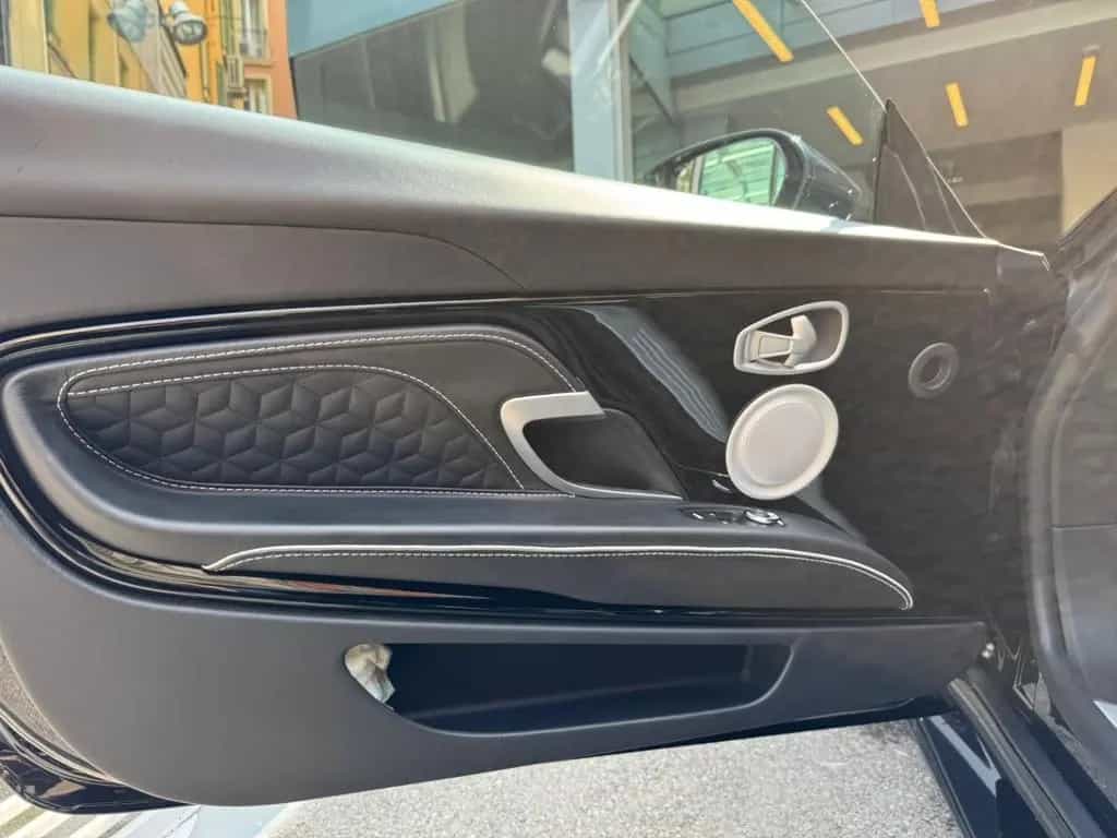 Aston Martin DBS 5.2 V12 Volante 02/2020-photo-13