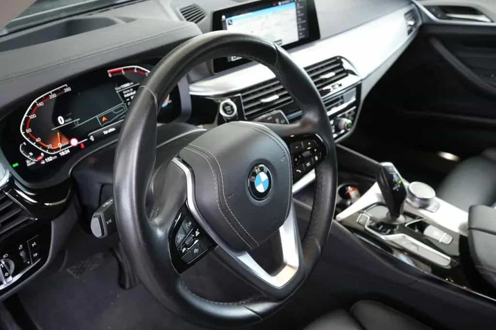 BMW 520 d xDrive Luxury Line ACC HuD 360KAM Memory 1 12/2019-photo-12