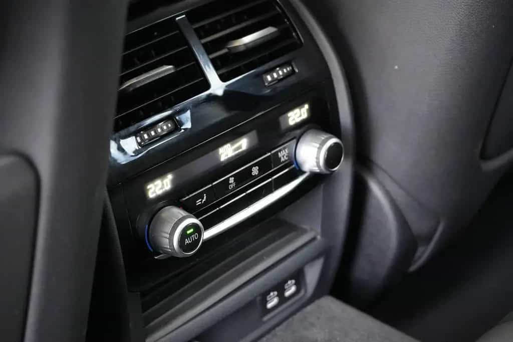BMW 520 d xDrive Luxury Line ACC HuD 360KAM Memory 1 12/2019-photo-14