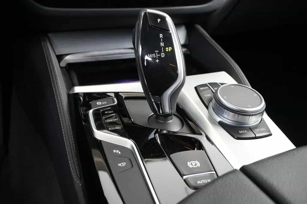 BMW 520 d xDrive Luxury Line ACC HuD 360KAM Memory 1 12/2019-photo-19