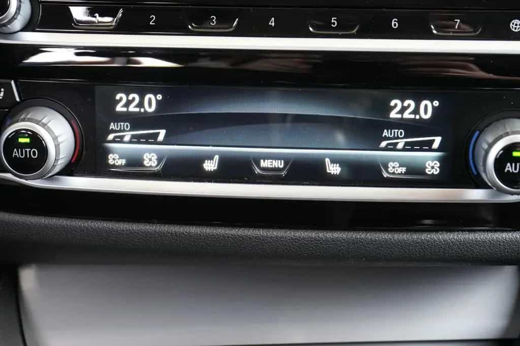 BMW 520 d xDrive Luxury Line ACC HuD 360KAM Memory 1 12/2019-photo-21