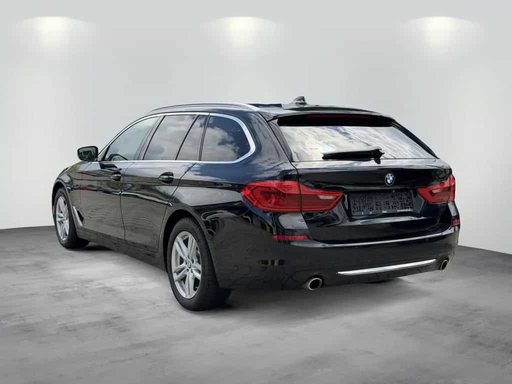 BMW 520 d xDrive Luxury Line ACC HuD 360KAM Memory 1 12/2019-photo-3