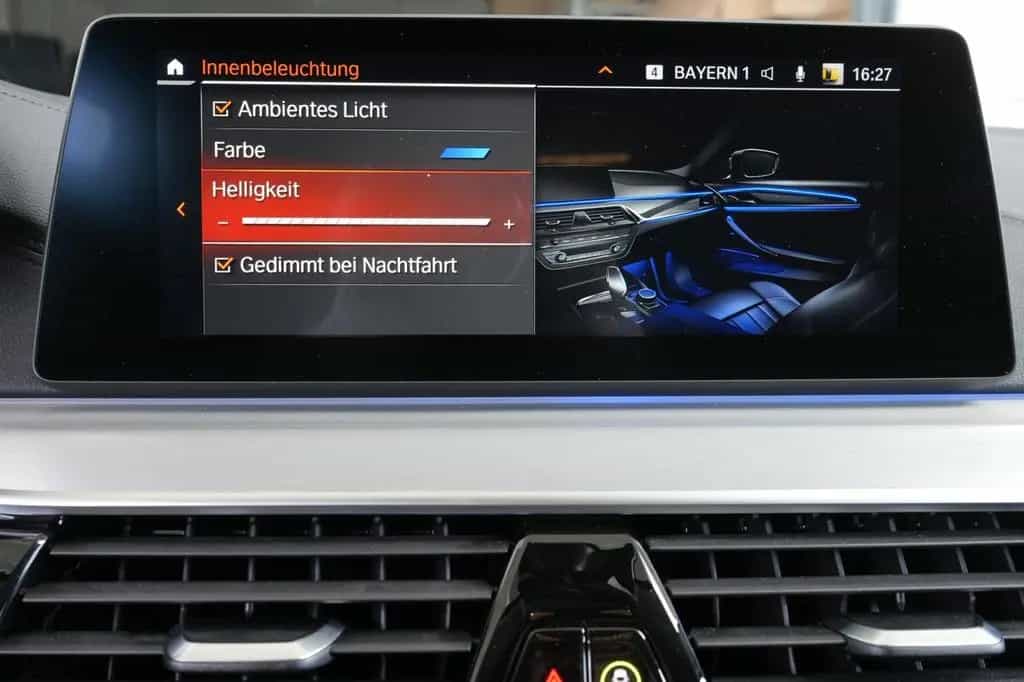 BMW 520 d xDrive Luxury Line ACC HuD 360KAM Memory 1 12/2019-photo-32