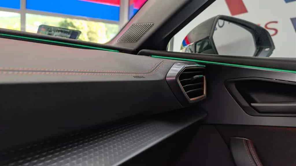 Cupra Leon Sportstourer 1.5 eTSI ACC*EL.HECK*LED* 12/2025-photo-27