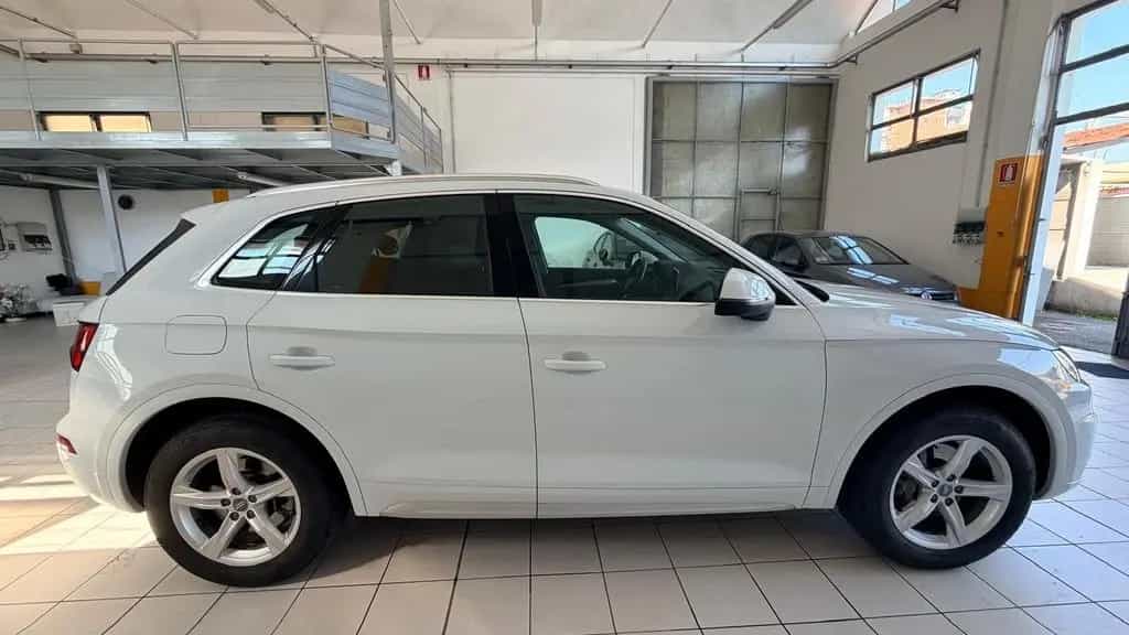 Audi Q5 2.0 TDI quattro S tronic Sport 03/2019-photo-3