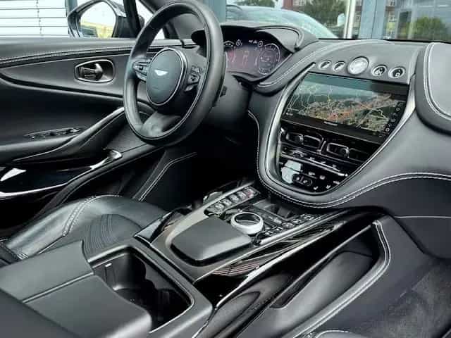 Aston Martin DBX 4.0 V8 04/2022-photo-15