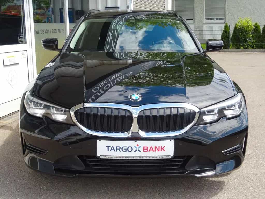 BMW 318 d Touring Aut Advantage Navi LC Pro Leder LED 03/2022-photo-1