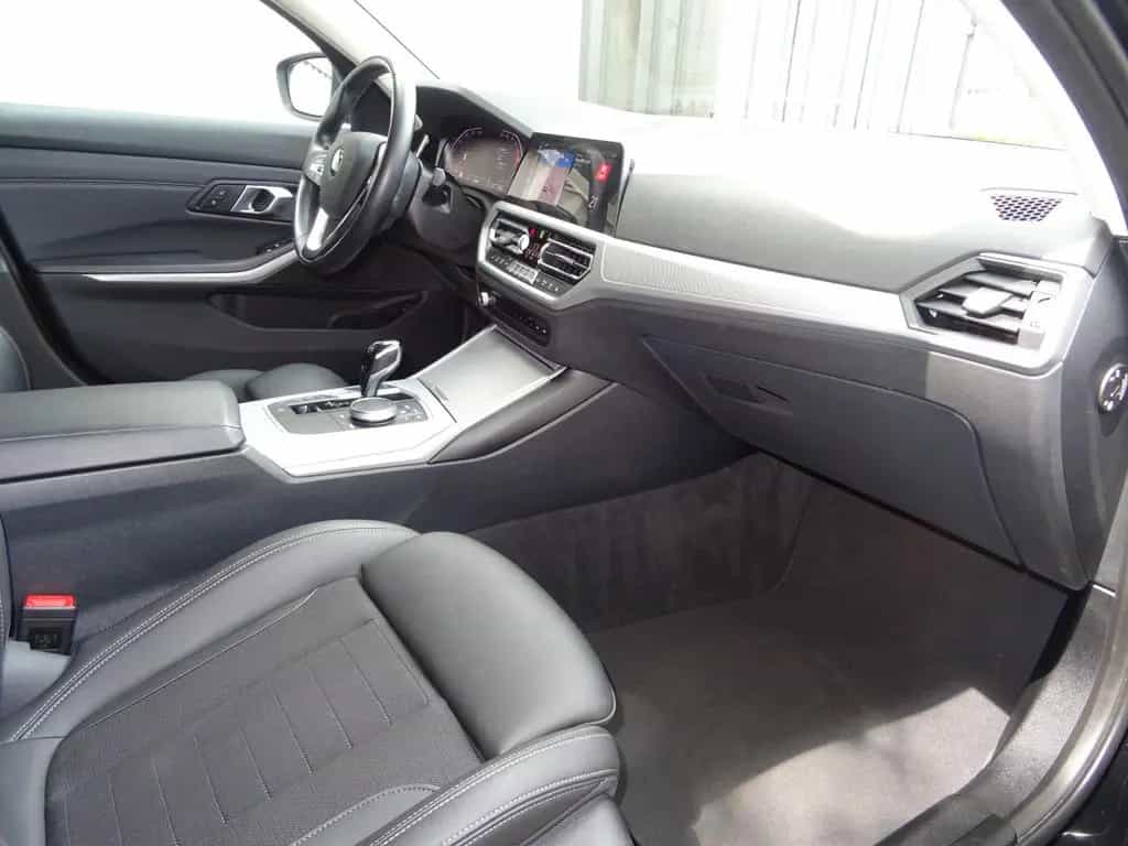 BMW 318 d Touring Aut Advantage Navi LC Pro Leder LED 03/2022-photo-12
