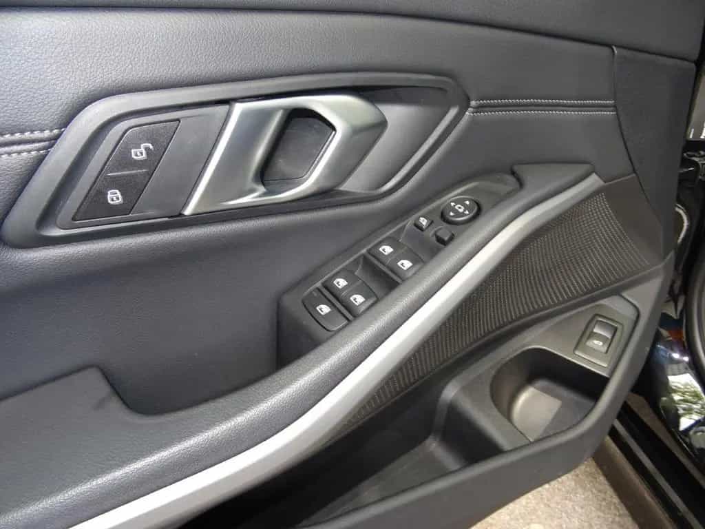 BMW 318 d Touring Aut Advantage Navi LC Pro Leder LED 03/2022-photo-14