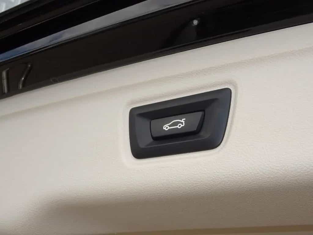 BMW 318 d Touring Aut Advantage Navi LC Pro Leder LED 03/2022-photo-16